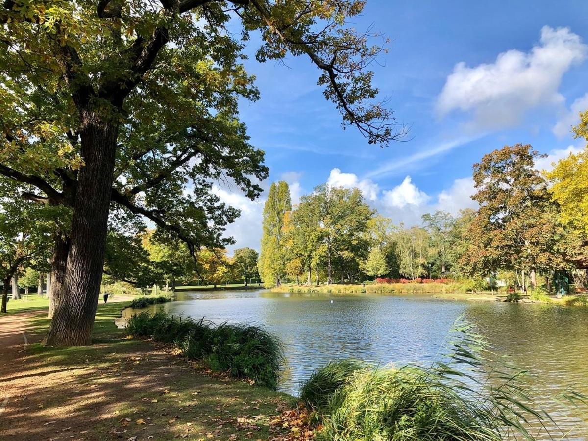 Studio Au Calme Dans Jardin A 30Min De Paris Avec Nouvelle Literie Шату Екстер'єр фото